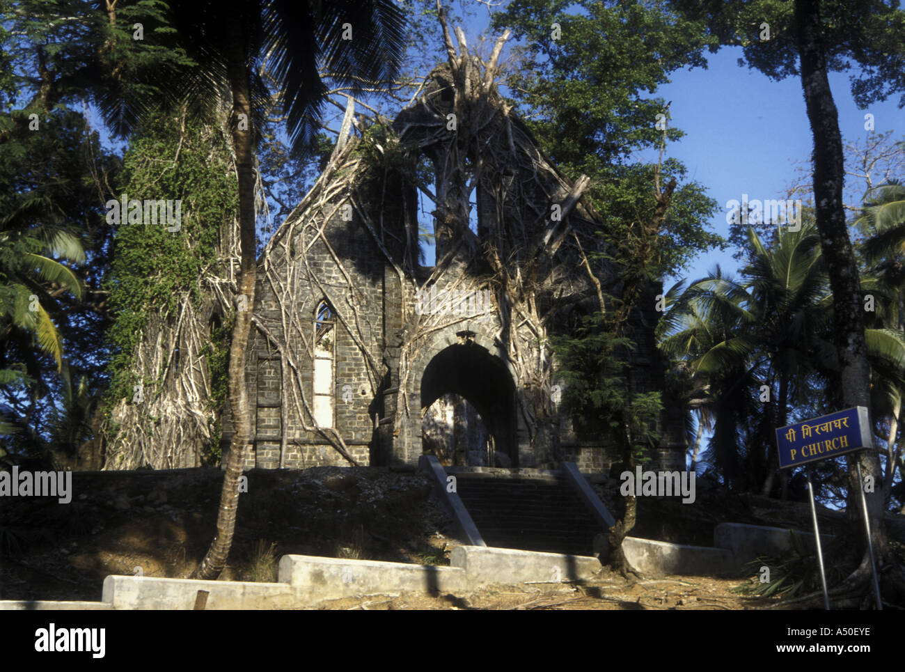 Le rovine di una chiesa in Andaman Nicobar Foto Stock