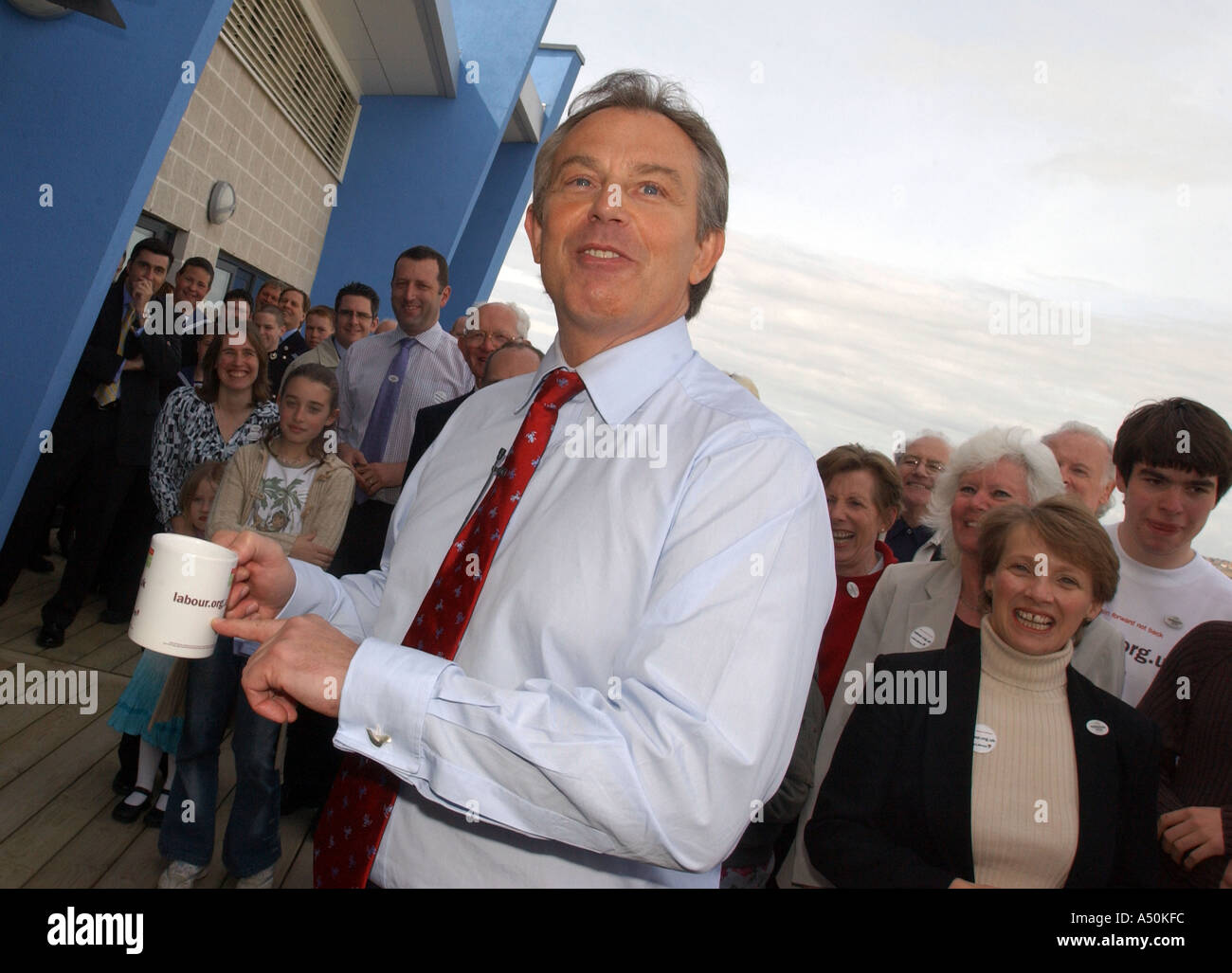 Tony Blair durante il 2005 campagna elettorale Foto Stock