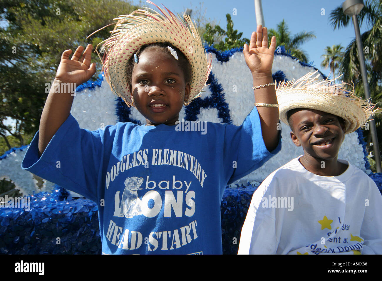 Miami Florida,Bayfront Park,Greater Miami Mardi Gras,festival,festival,fiera,celebrare,tradizione,festa,gala,personalizzato,evento,sorella haitiana,fratello,sfilata Foto Stock