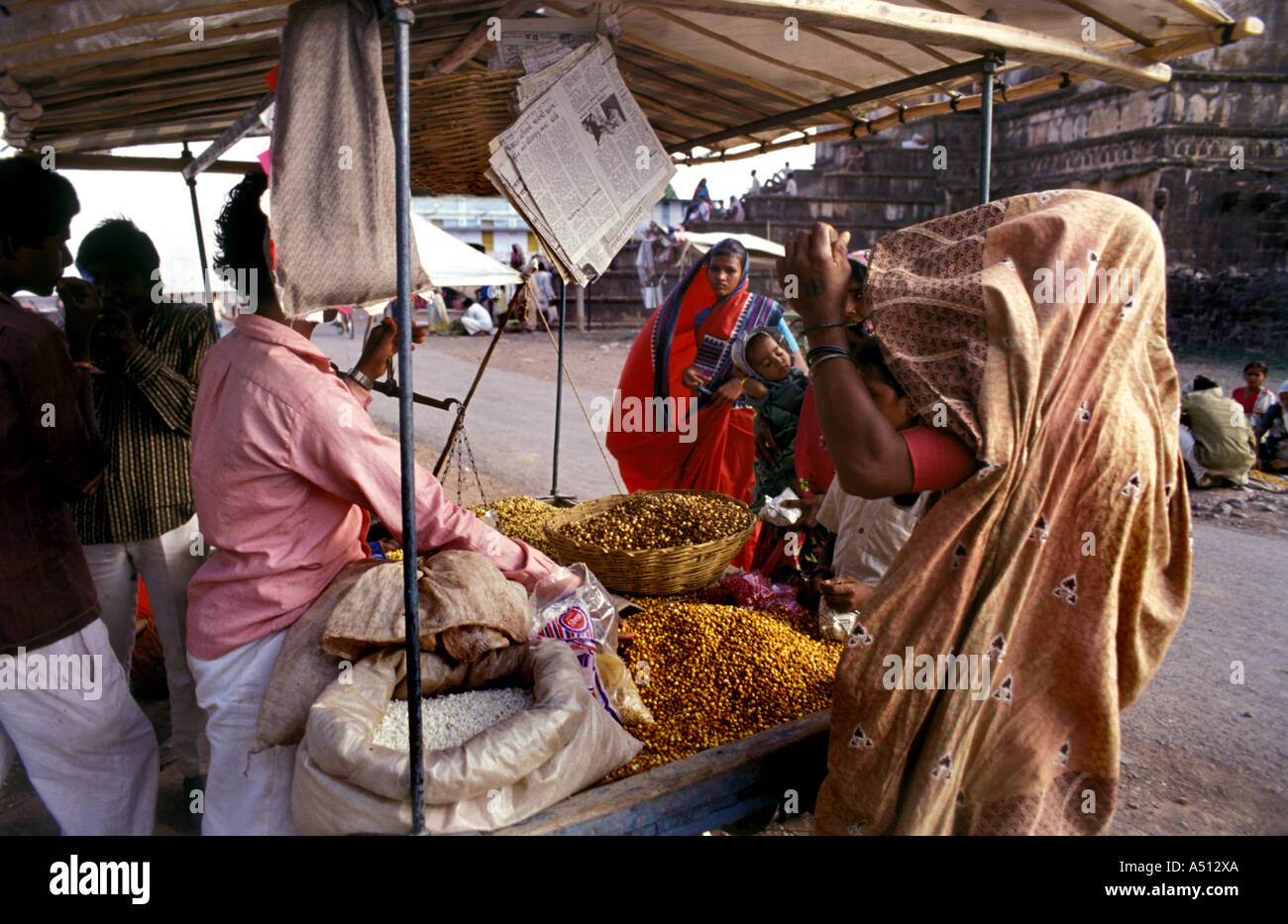 Vista di un negozio Village Mandu Madhya Pradesh India Foto Stock