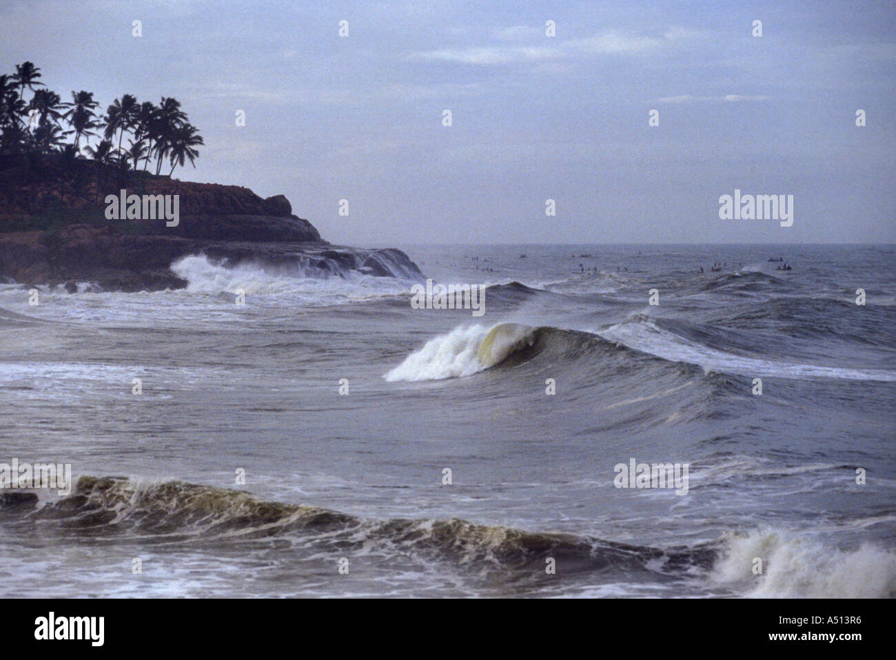 Le onde del mare Kovallam Kerala India Foto Stock