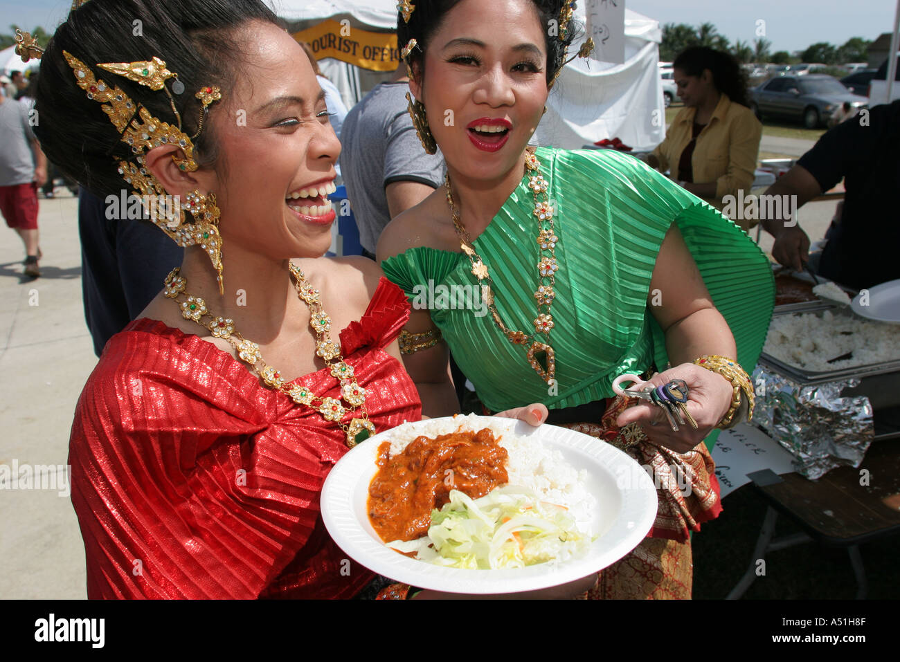 Miami Florida,Homestead,Fruit and Spice Park,Asian Culture Festival,festival,celebrazione,fiera,donne thailandesi,ballerino,danza,intrattenimento,Thailandia,costum Foto Stock