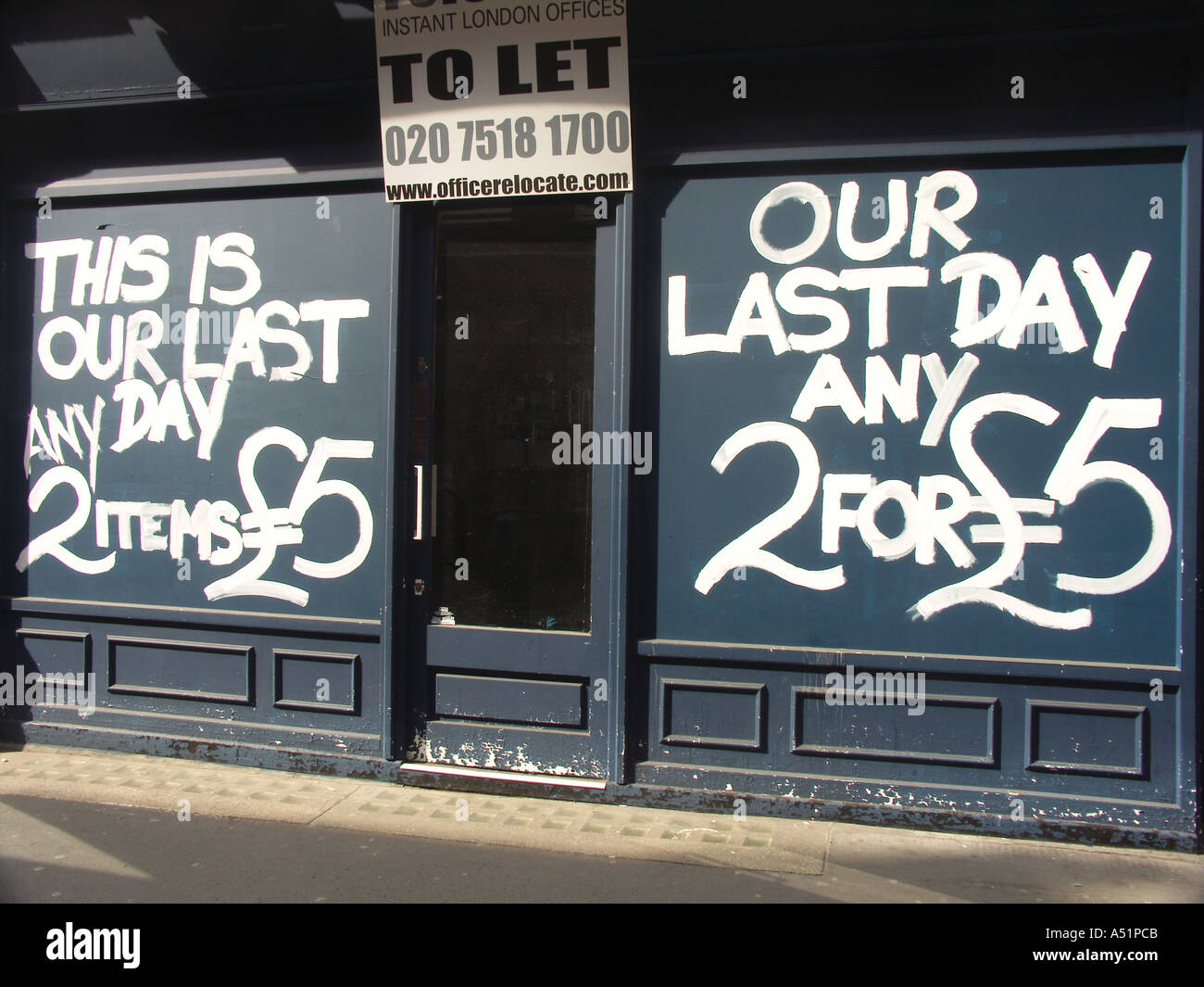 Shop chiusura vendita Londra Inghilterra Foto Stock