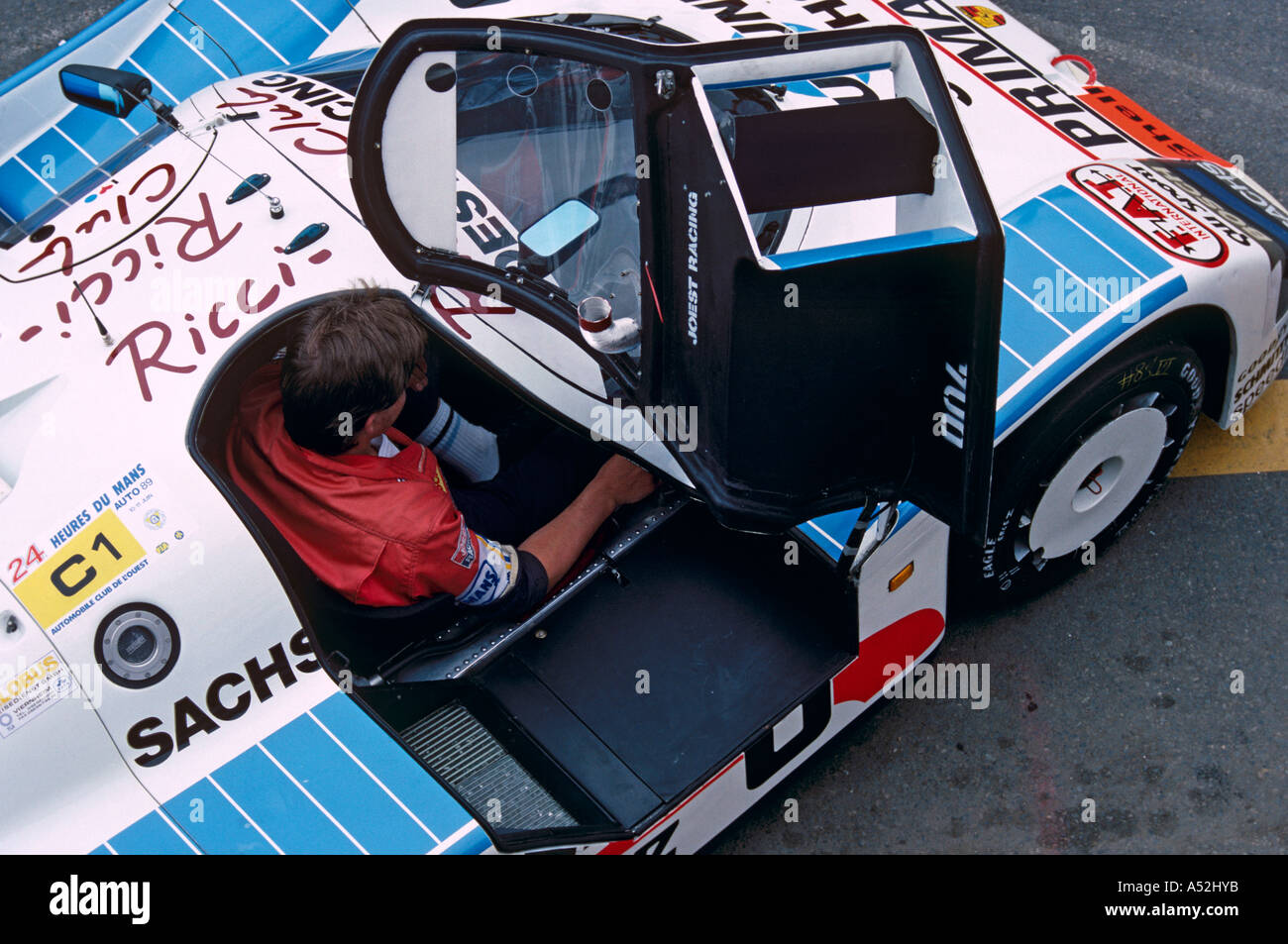 Porsche 962C. Team Joest Racing. Driver Henri Pescarolo Jean-Louis Ricci & Claude Ballot-Lena. 24 Ore Le Mans gara 1989 Foto Stock