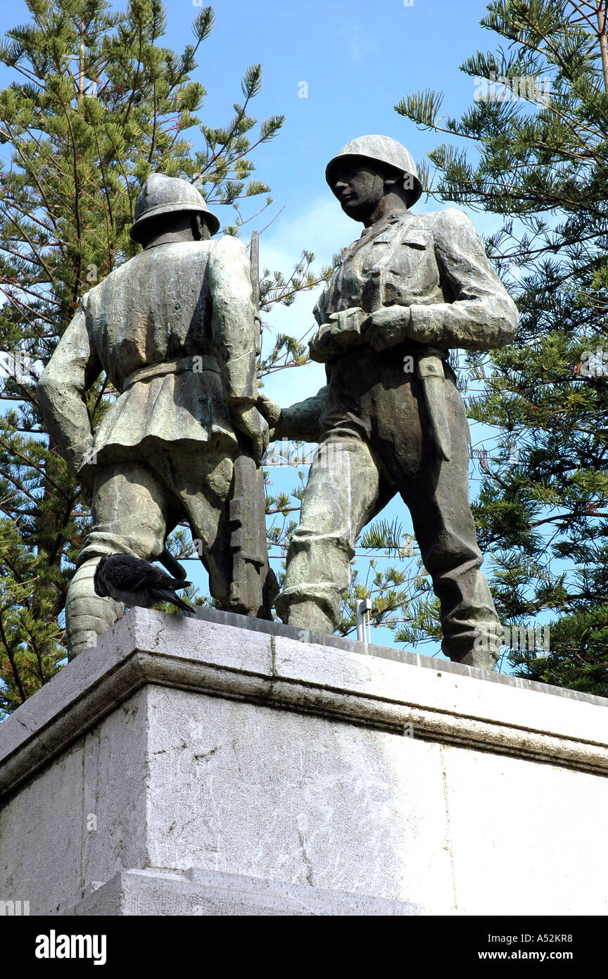 Giardino di sculture di due soldati Taormina Sicilia Foto Stock