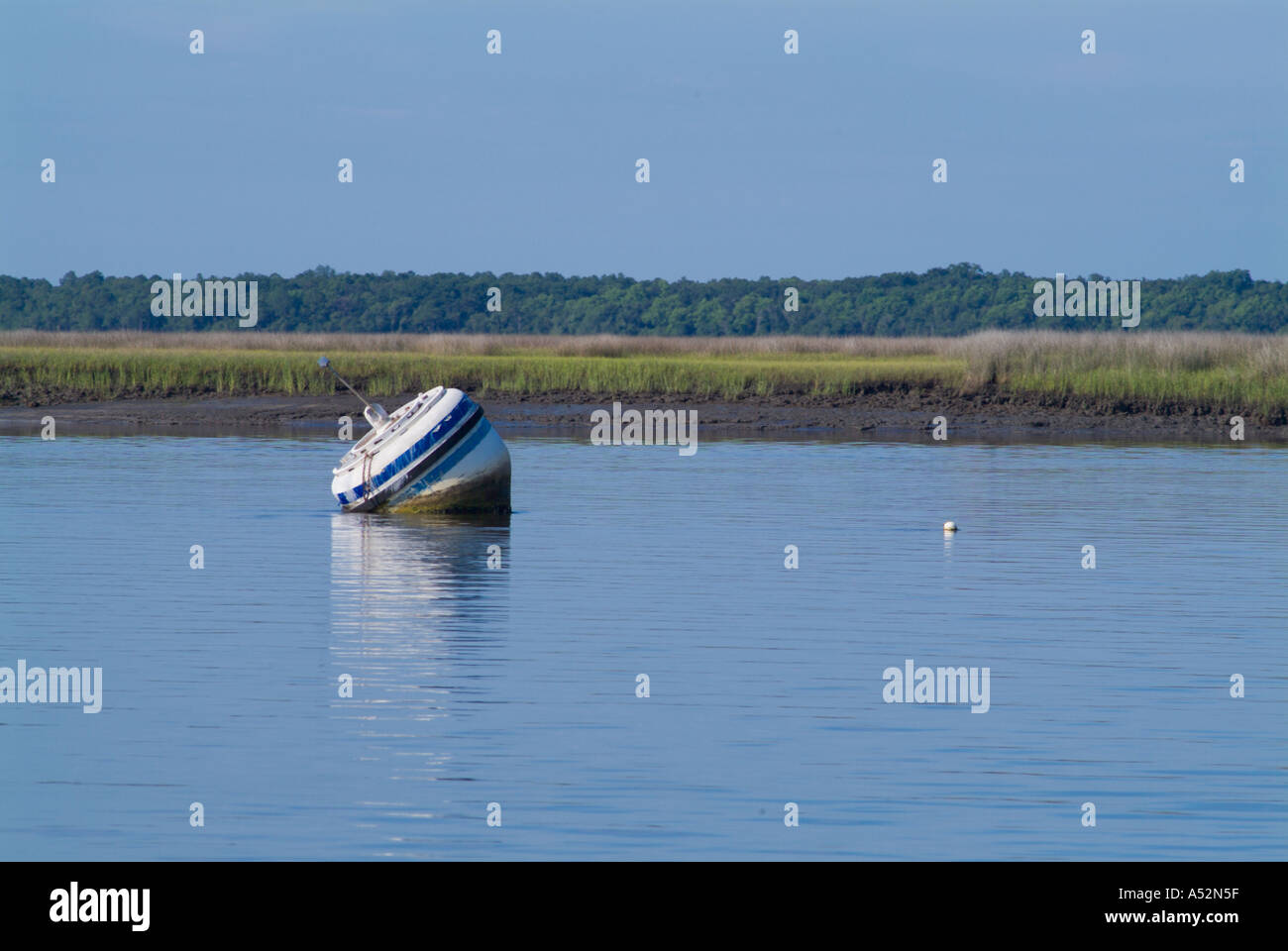 Boa di ormeggio St Mary s fiume Florida Georgia bassa marea San Foto Stock