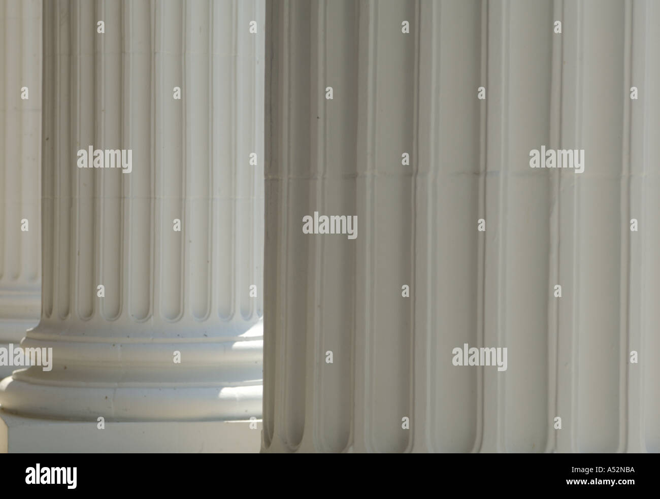 In stile dorico colonne edificio per uffici di New York Foto Stock