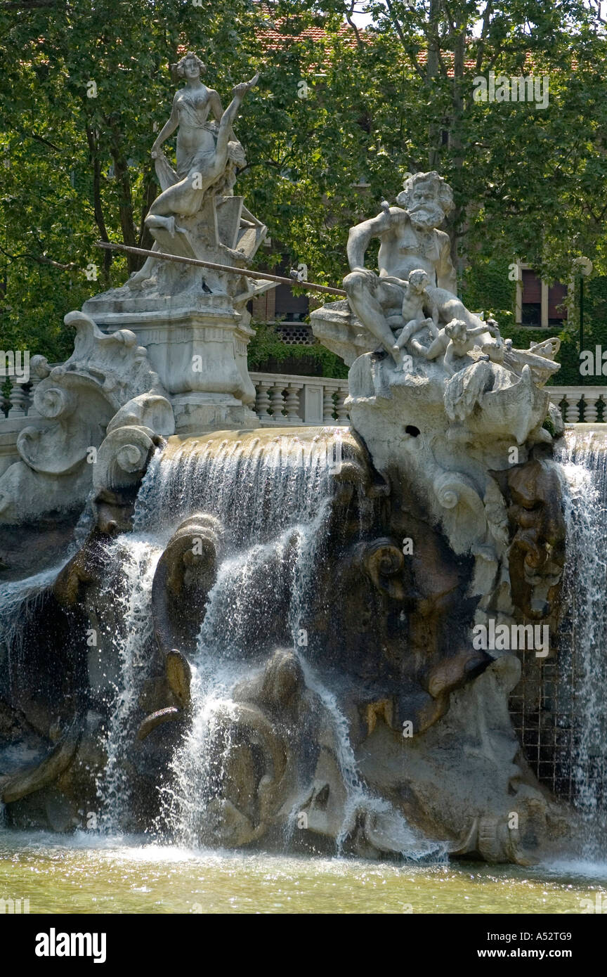 Torino Torino Piemonte Italia fontana con dio neptun nel Parco Valentino Foto Stock