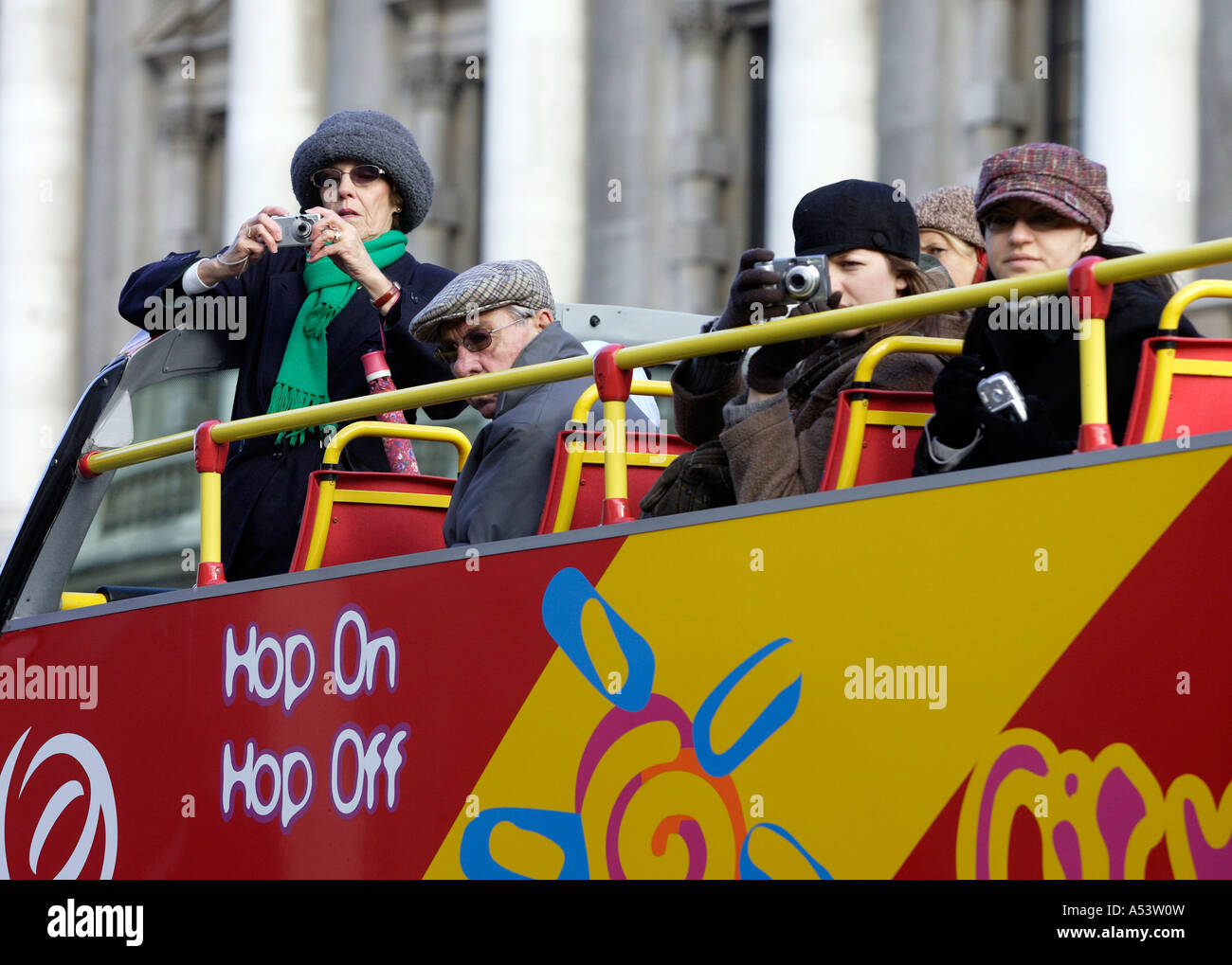 I turisti su un bus turistico, Londra, Gran Bretagna Foto Stock