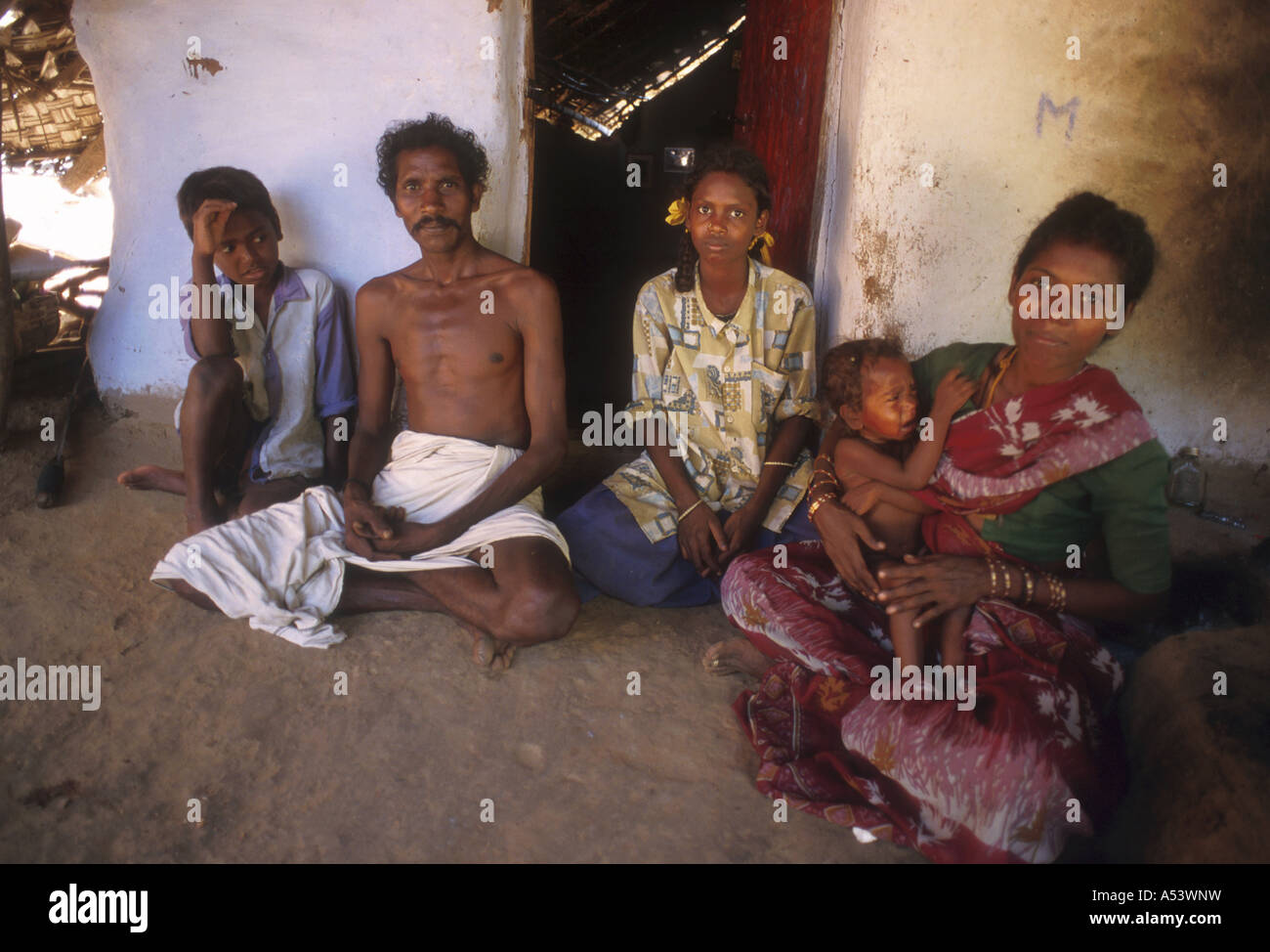 Painet ha2217 5003 donna uomo uomini india schiavitù liberato lavoratori coatti palani Tamil Nadu paese nazione in via di sviluppo Foto Stock