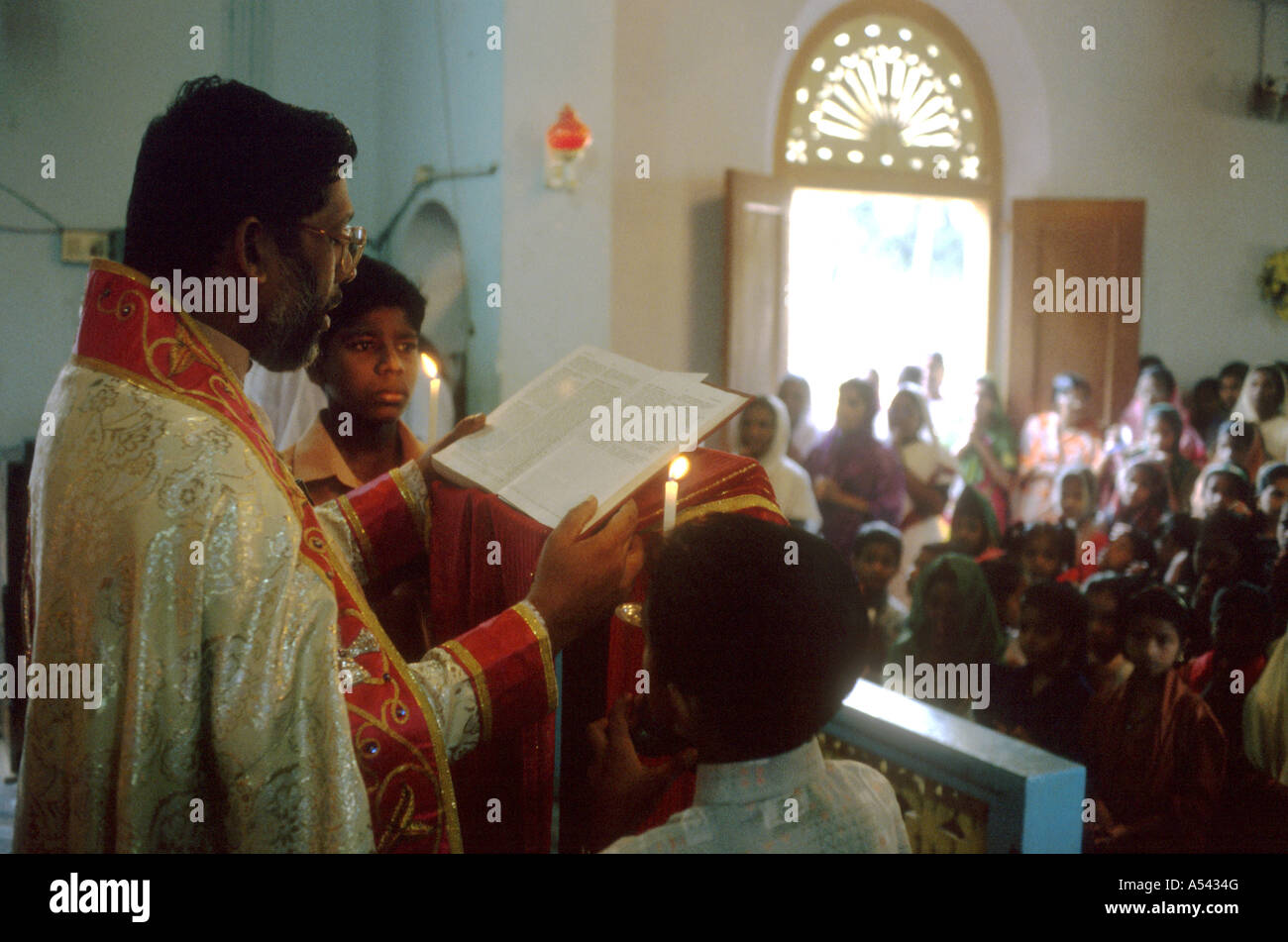 Painet ha2554 5394 sermone predicare india religione syromalankara cristiani chiesa cattolica pinkulum Tamil Nadu paese Foto Stock