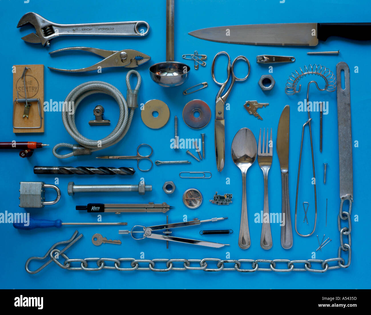 Visualizzazione di oggetti realizzati da specialista di leghe di acciaio Foto Stock