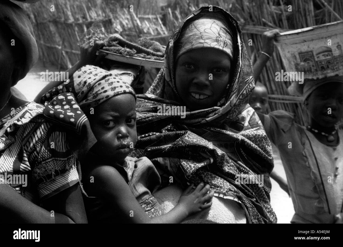 Painet hn2018 706 in bianco e nero bambini bauchi nigeria nazione in via di sviluppo meno sviluppati dal punto di vista economico la cultura Foto Stock