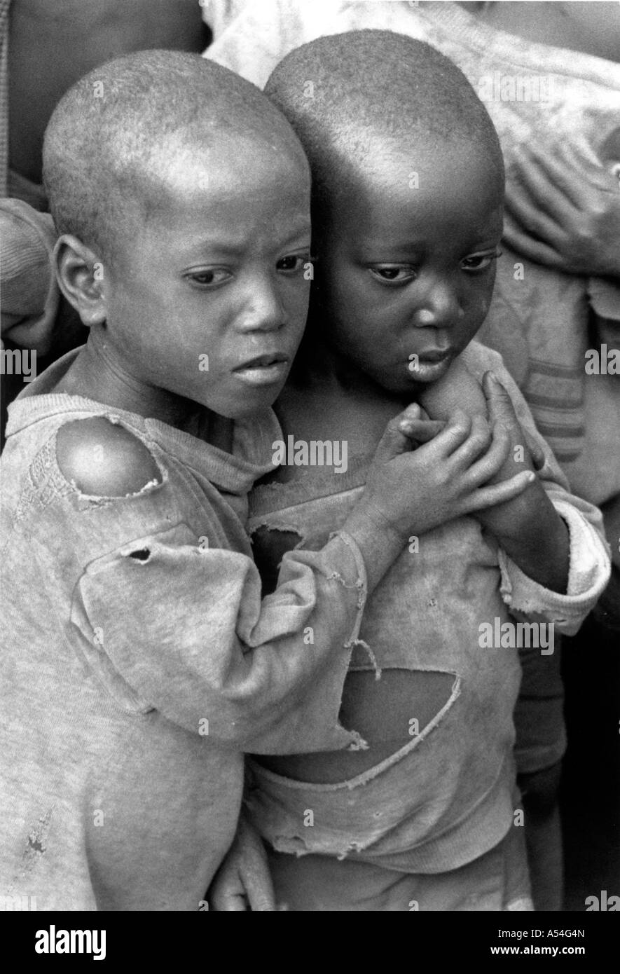Painet HQ1419 bianco e nero lo stress di profughi hutu del Burundi ngara tanzania immagini paese nazione in via di sviluppo meno economicamente Foto Stock