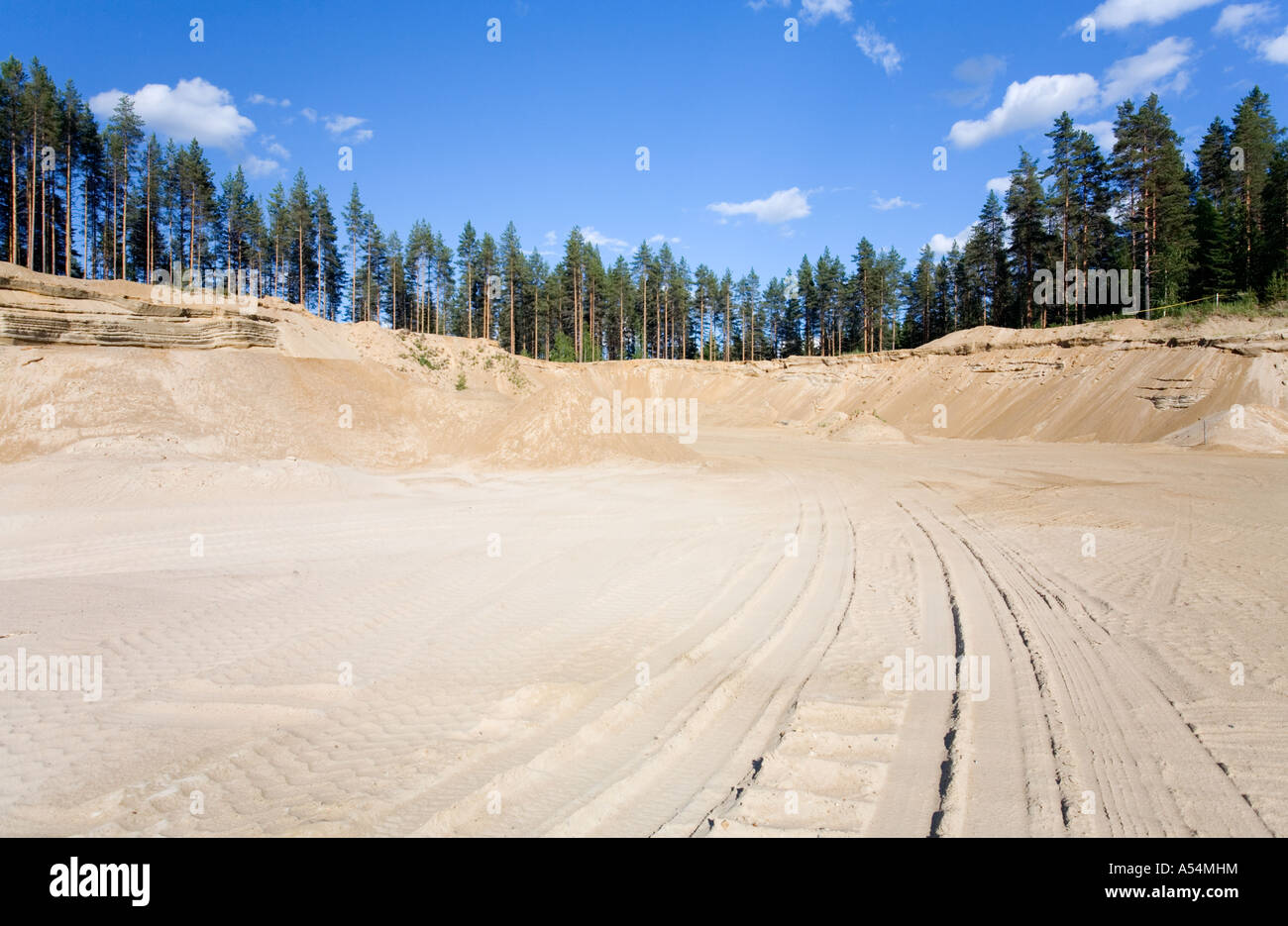 La sabbia fine in una buca di sabbia su una cresta di sabbia / esker , Finlandia Foto Stock