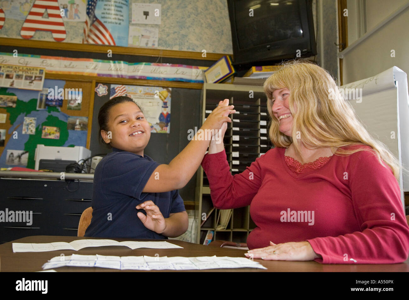 Flint Michigan Sue Gladstone insegna alla quarta elementare a Washington Scuola elementare Foto Stock