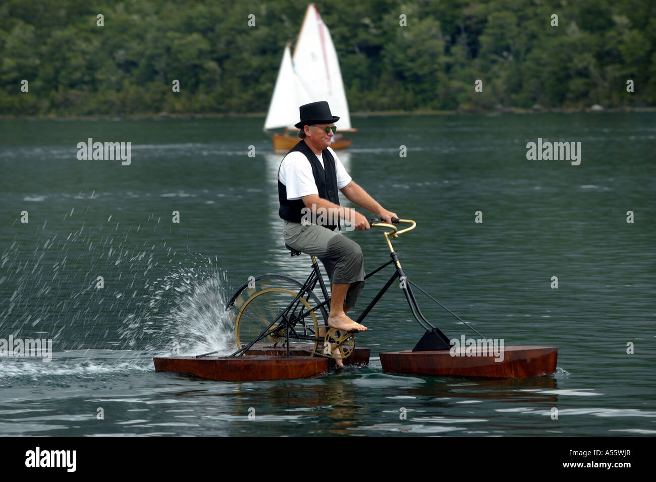 Il classico e antico Boat Show a Saint Arnaud, Lago Rotoiti Nelson Lakes National Park in Nuova Zelanda Foto Stock