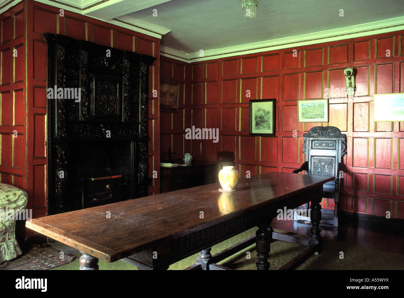 Sala da pranzo di Littledean Hall ha detto di essere il più Haunted House in Inghilterra Foto Stock