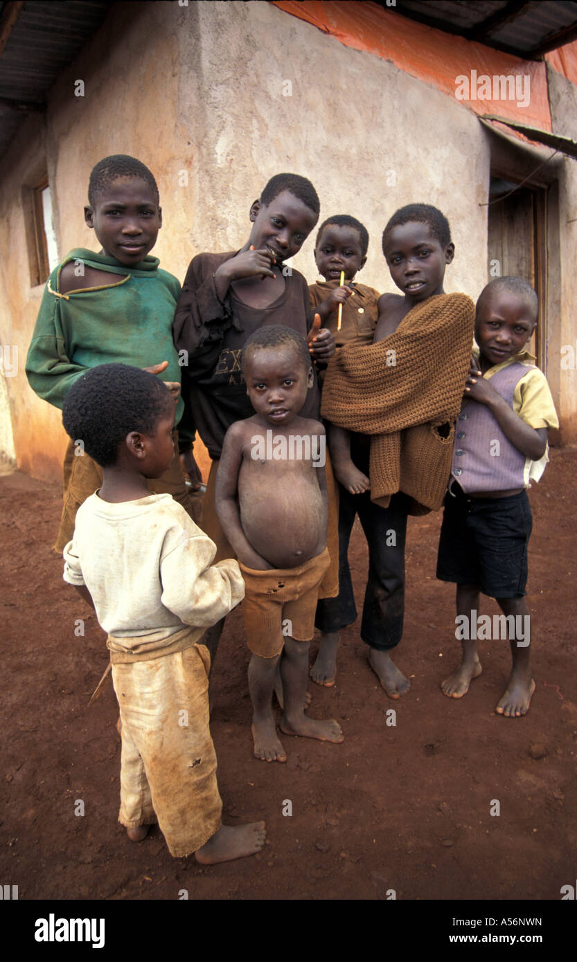 Painet iy8826 3041 tanzania hutu del Burundi refugges likole camp ngara paese nazione in via di sviluppo meno sviluppati dal punto di vista economico Foto Stock