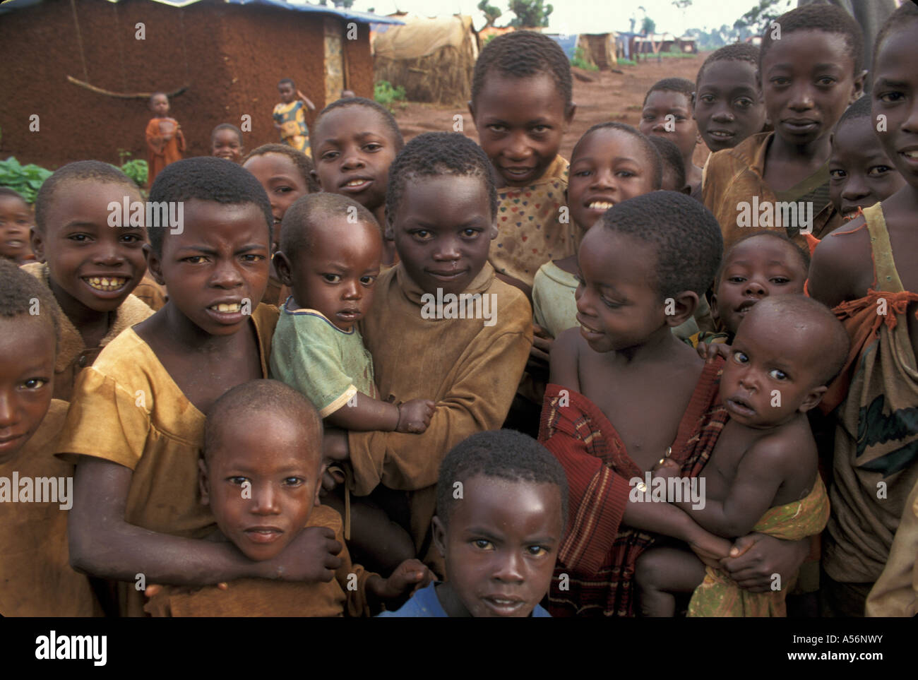 Painet iy8828 3044 tanzania hutu del Burundi refugges likole camp ngara paese nazione in via di sviluppo meno sviluppati dal punto di vista economico Foto Stock