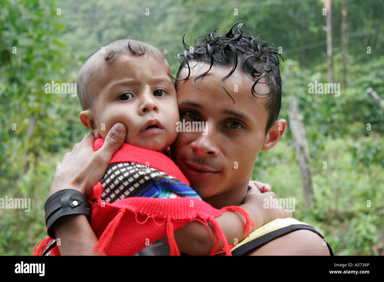 Ja1365 venezuela padre figlio lara america latina sud bambini 20051001 2005 Foto Stock