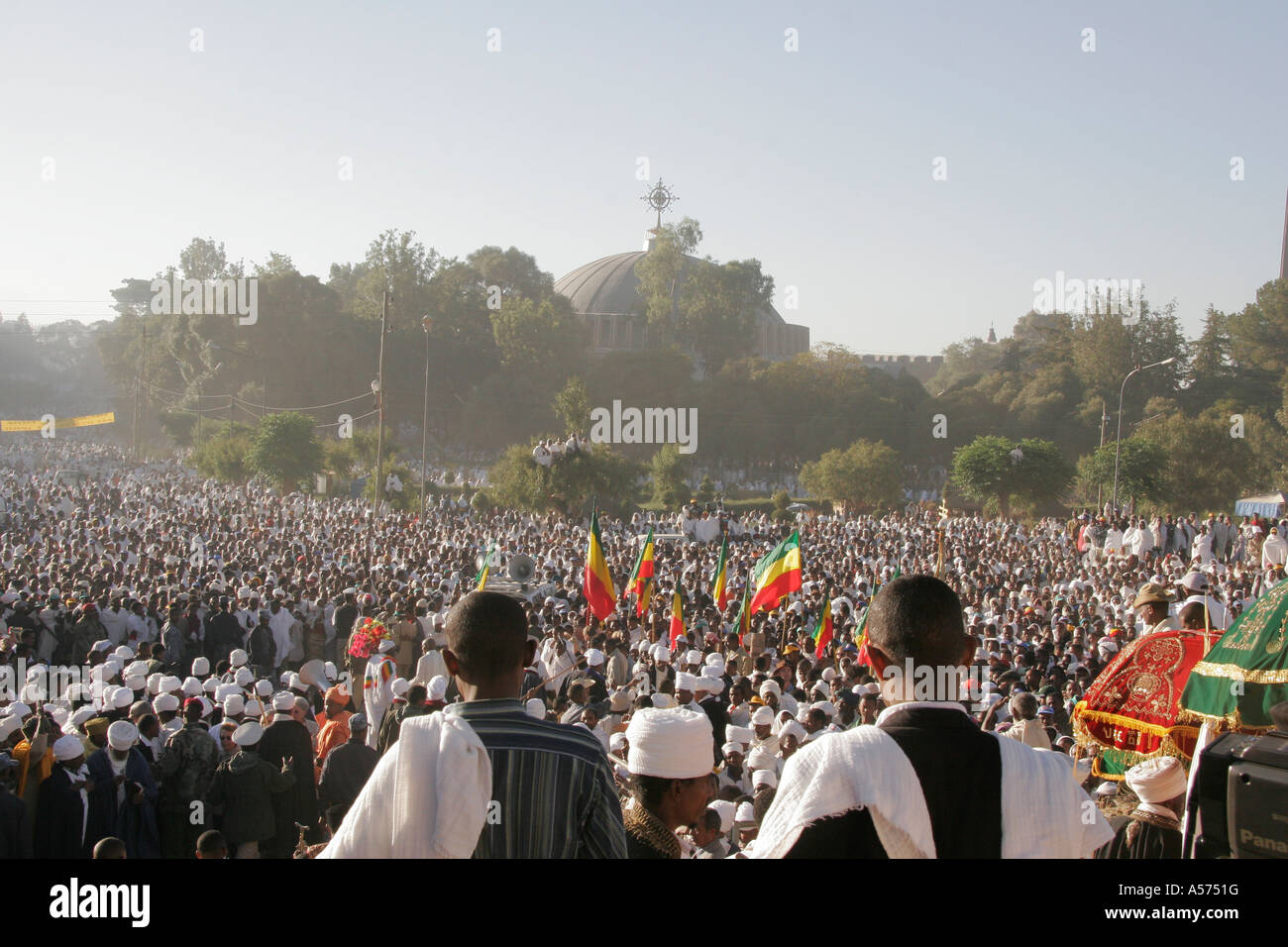 Jb1259 Etiopia maryam festa maria axum Visualizza procedura grande stela chiesa Santa Sion africa religione ortodossa cristianesimo Foto Stock