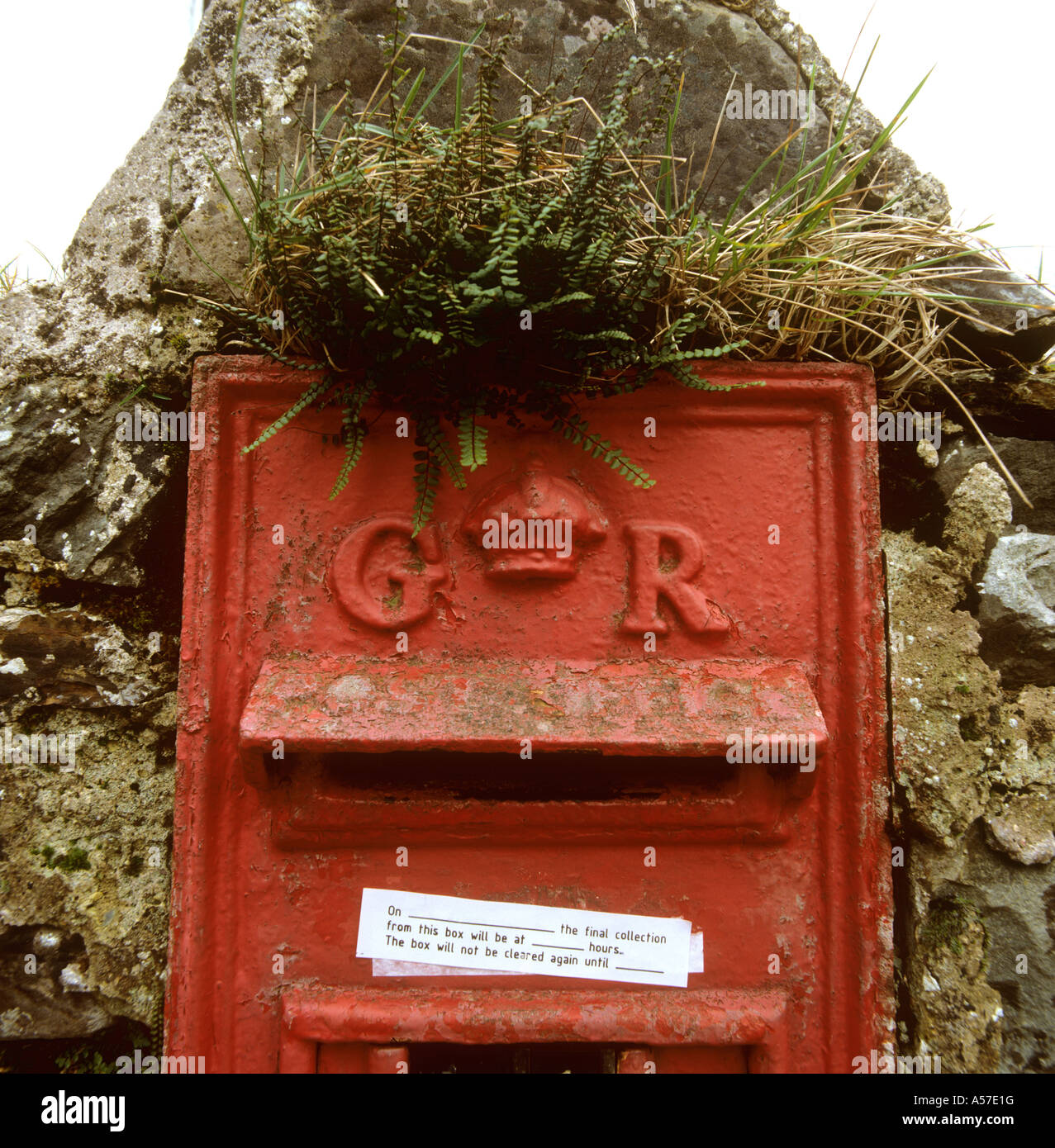 Regno Unito Devon Malmsmead rurale casella postale apertura con vuoto non adesivo di raccolta Foto Stock