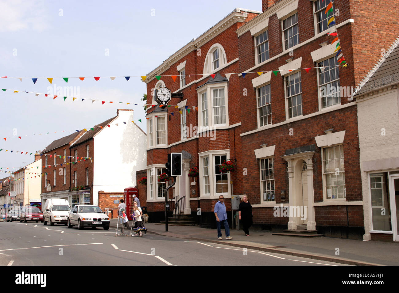 Regno Unito Worcestershire Pershore Bridge Street War Memorial Clock Foto Stock
