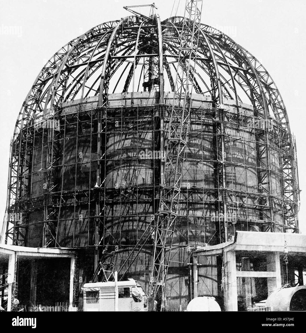 BARC Bhabha Atomic Research Centre reattore atomico a Trombay in costruzione le travi in acciaio forte nucleo interno tetto parete Bombay Foto Stock