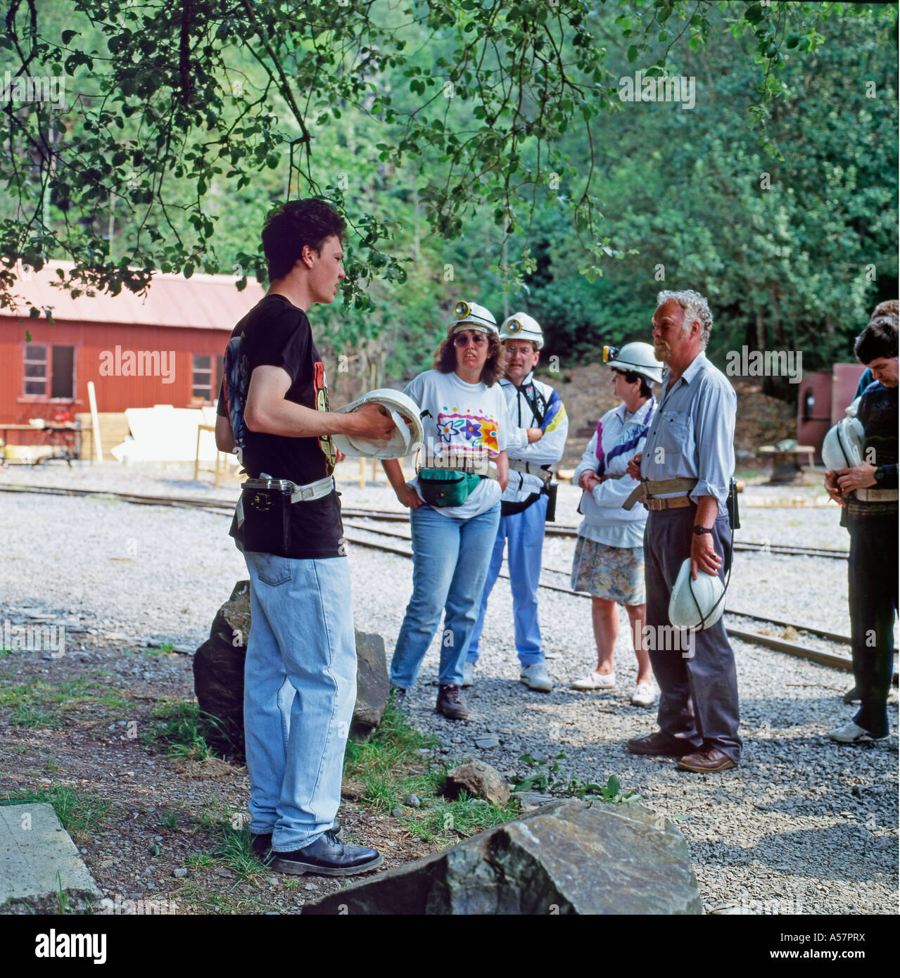 Un Dolau Cothi Gold Mine tour di gruppo guida e Pumpsaint, Carmarthenshire West Wales UK Foto Stock