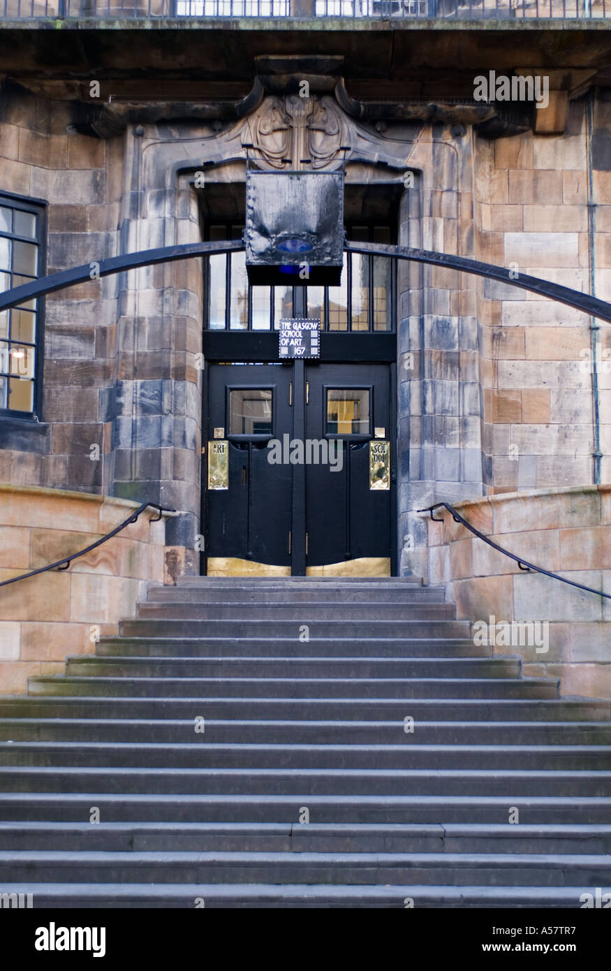 Ingresso al famoso Glasgow School of Art disegnato da Charles Rennie Mackintosh Glasgow REGNO UNITO Foto Stock