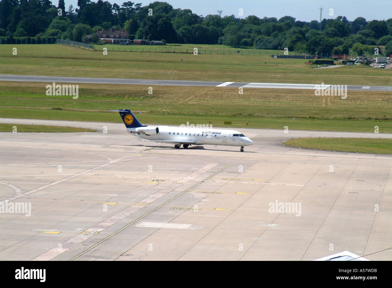 Canadair Jet regionale Lufthansa Birmingham Foto Stock