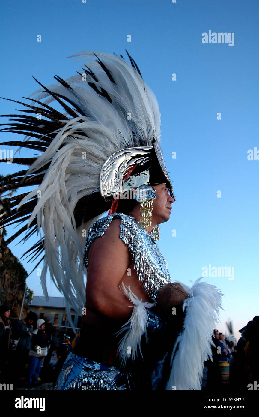 Native American Indian Chief in piuma copricapo Foto Stock