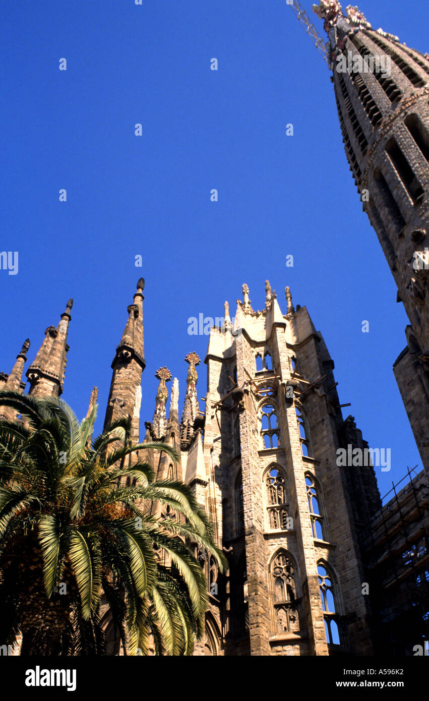 Le torri della chiesa Sagrada Familia costruita da Antonio Gaudì Barcellona Catalonia Spagna Foto Stock