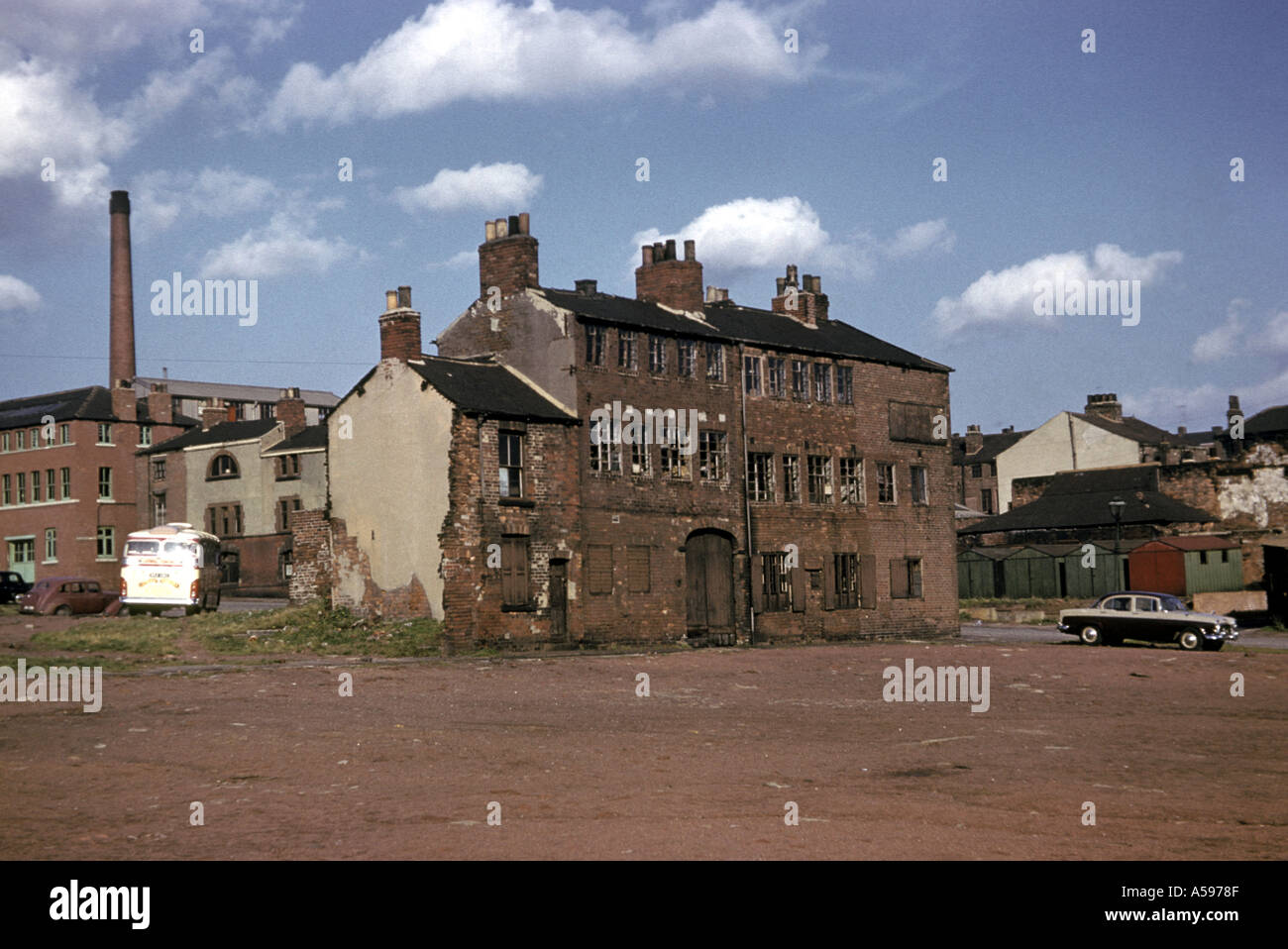 66-68-70 ELDON STREET FOULDS & HOWSON LTD RASOIO E SPETTACOLO CASE FABBRICANTE SHEFFIELD SOUTH YORKSHIRE INGHILTERRA PRESO NEL 1961 Foto Stock