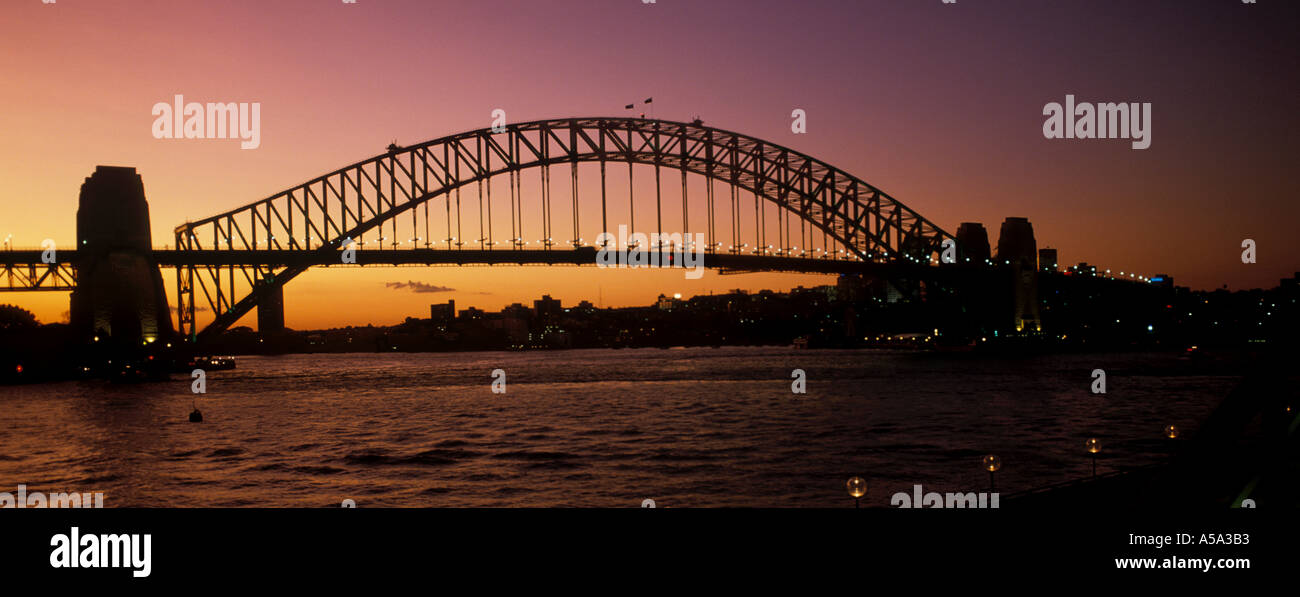 Sunset, il Ponte del Porto di Sydney, Circular Quay, Sydney, Australia Foto Stock