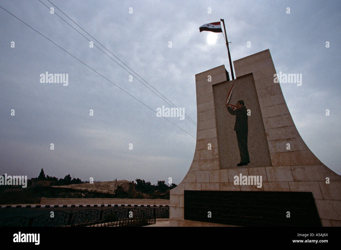 Una statua del Presidente Hafez Al Assad nel Golan Quneitra Siria Foto Stock