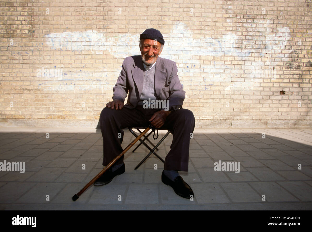 Senior residente maschio, armena quarti, Esfehan, Iran Foto Stock