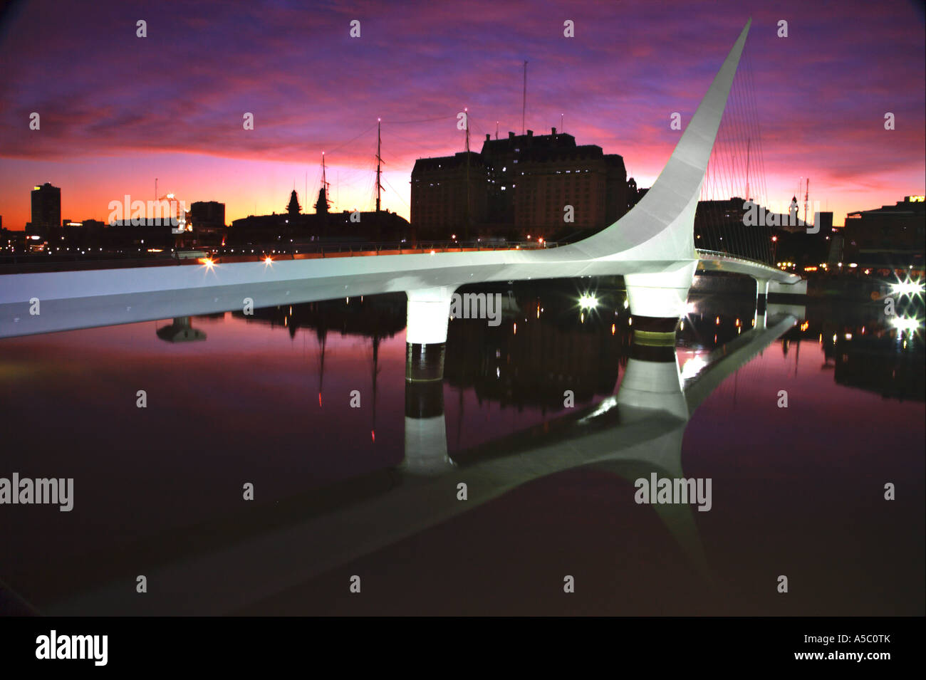 Puente de la Mujer Ponte delle donne Santiago Calatrava Dique 3 Puerto Madero Buenos Aires Argentina America del Sud Foto Stock