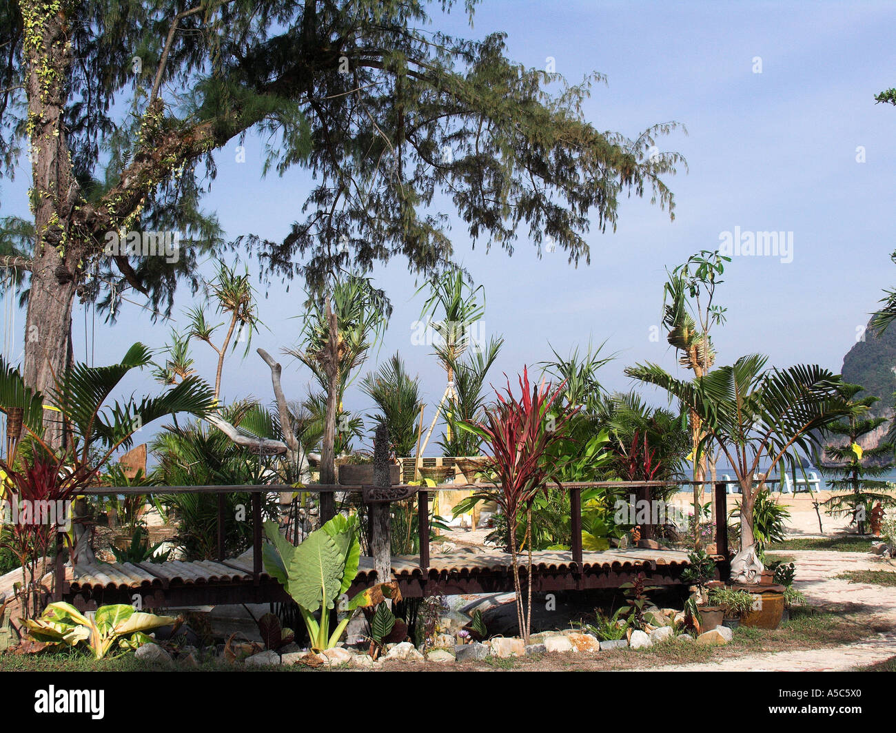Phi Phi Tsunami Memorial Park Phi Phi island Thailandia Foto Stock
