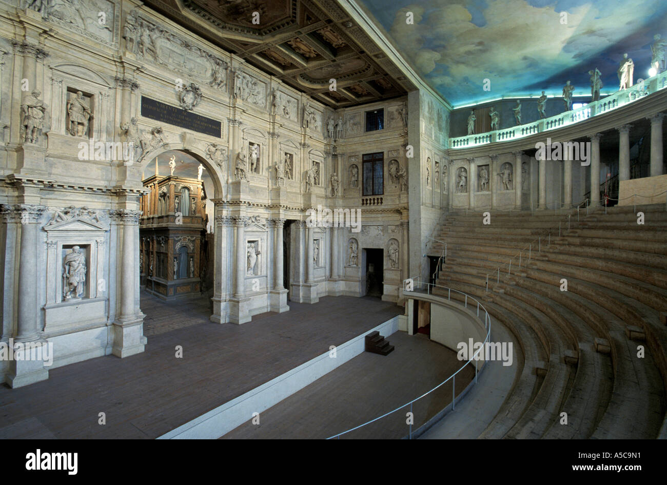 Teatro Olimpico di Andrea Palladio opera d'arte Vicenza Veneto Italia Foto Stock