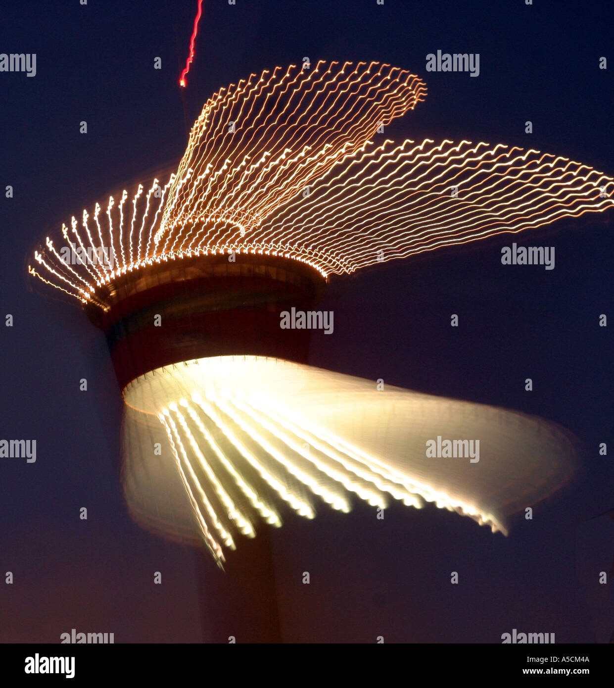 Città di Calgary Calgary Tower Alberta Canada; notte fotografia Foto Stock