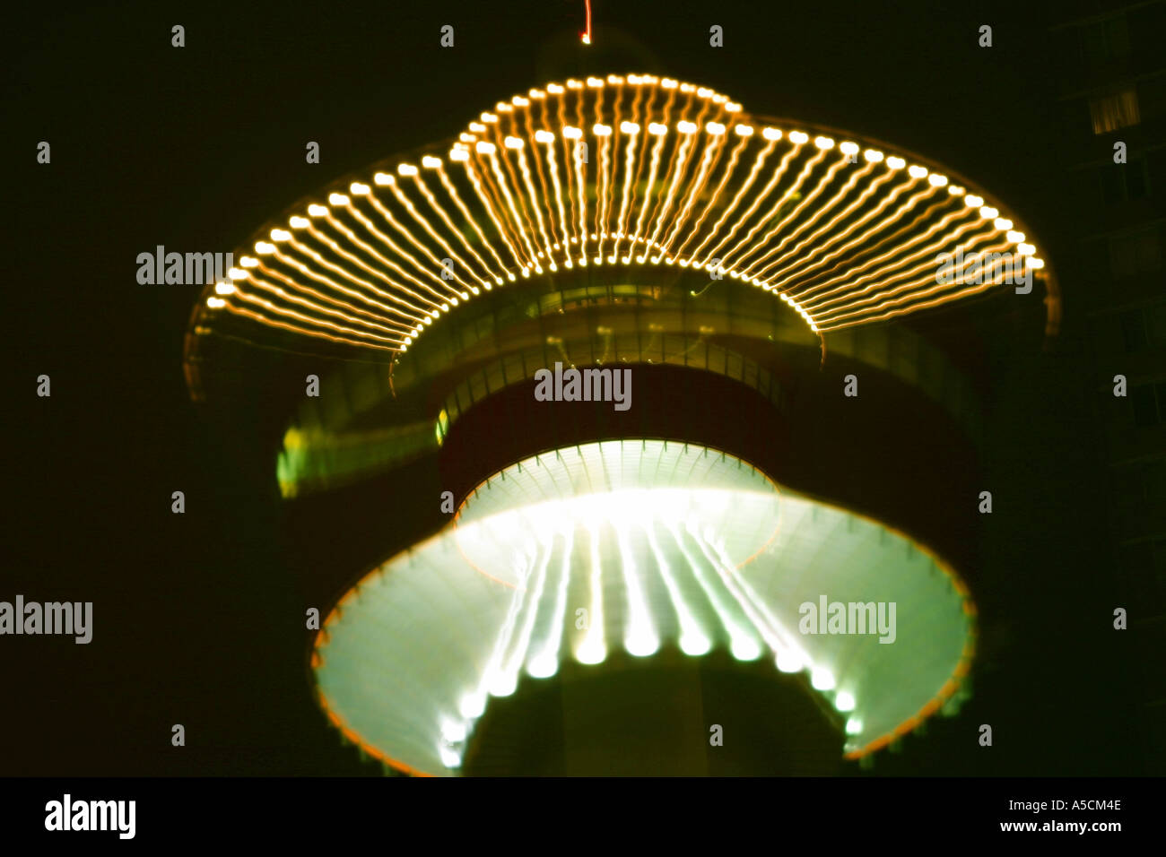 Città di Calgary Calgary Tower Alberta Canada; notte fotografia Foto Stock