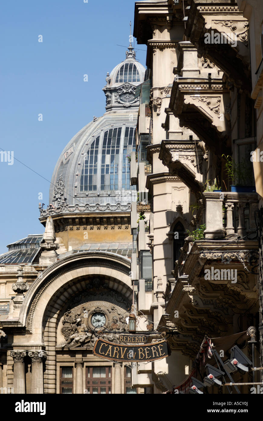 Caru Cu bere, il più antico della città sala della birra, Bucarest, Romania Foto Stock