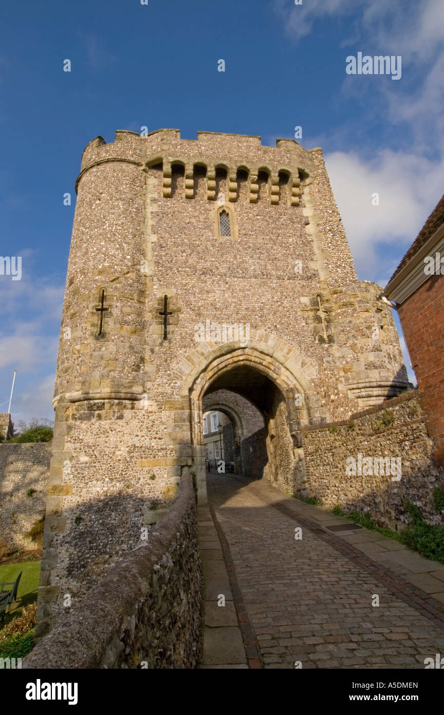 Il Barbican gatehouse, Lewes Castle, East Sussex, England Regno Unito Foto Stock