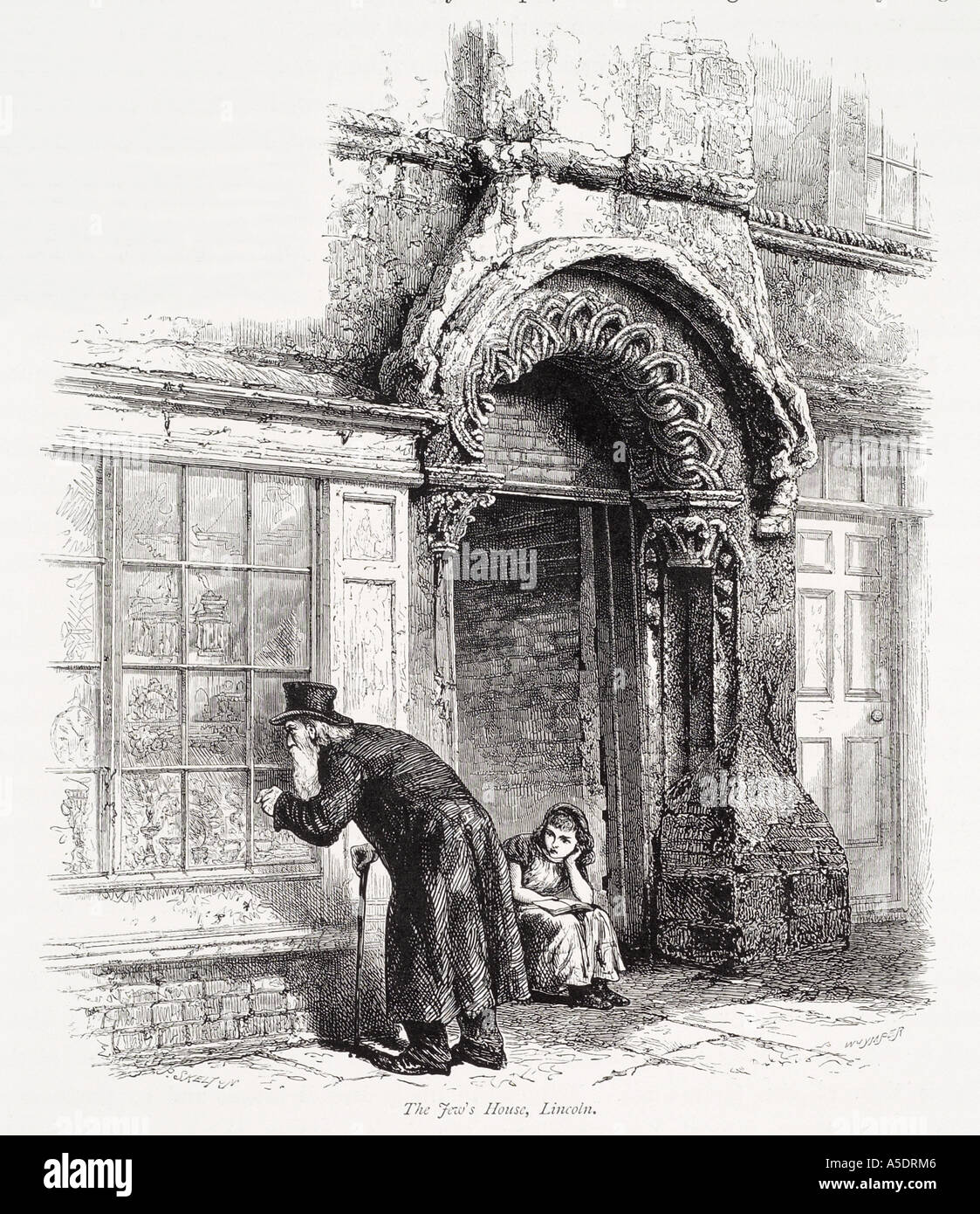 Ebreo house Lincoln Lincolnshire vecchio uomo guardare vetrine porta ingresso medievale di pietra Inghilterra Inglese UK Regno Unito GB GRE Foto Stock