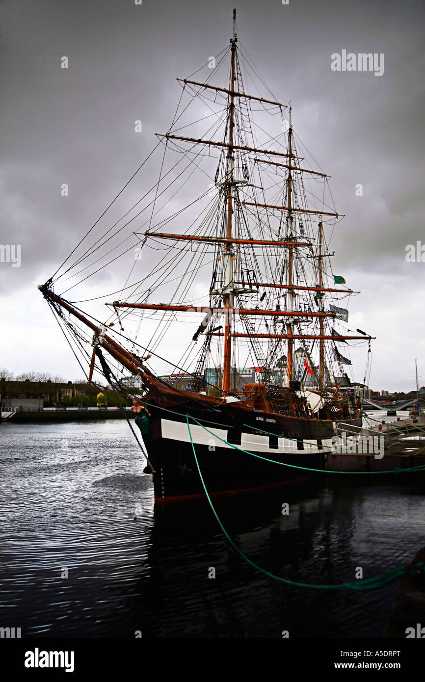 Jeannie Johnston Nave Da Crociera Per La Carestia A Dublino Docklands Foto Stock