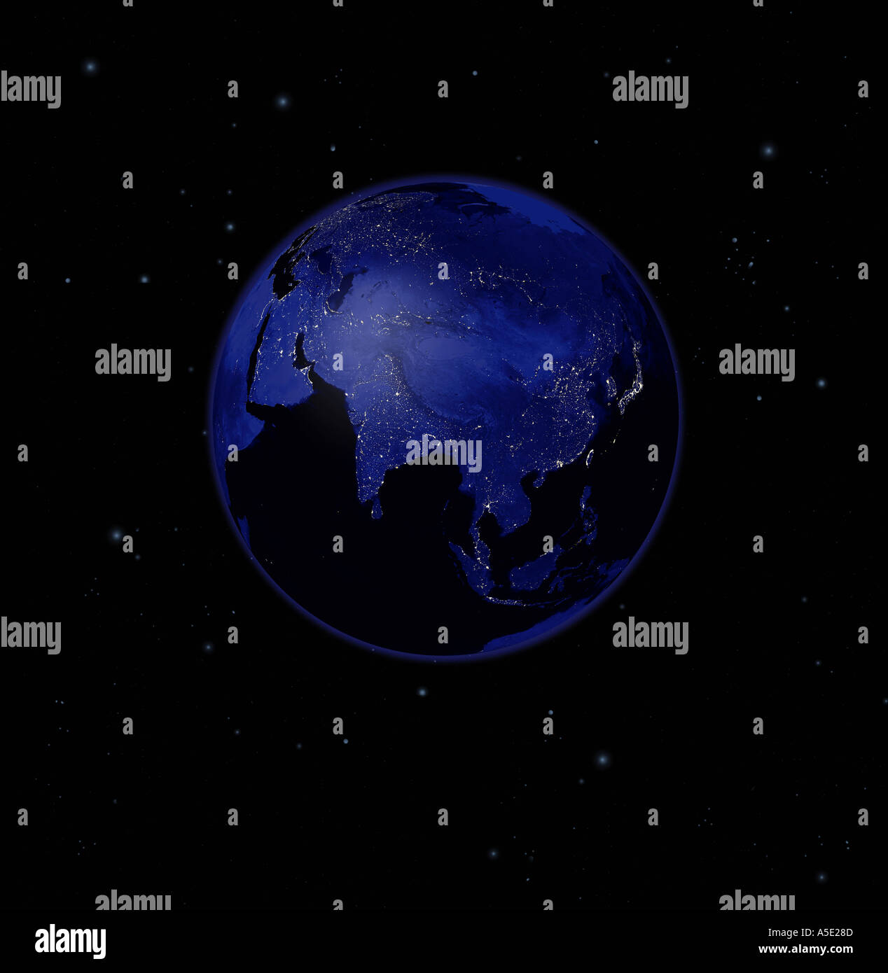 Immagine satellitare della terra piena di notte con il Sud Est Asiatico prominente luci della città visibile la Terra dallo spazio Foto Stock