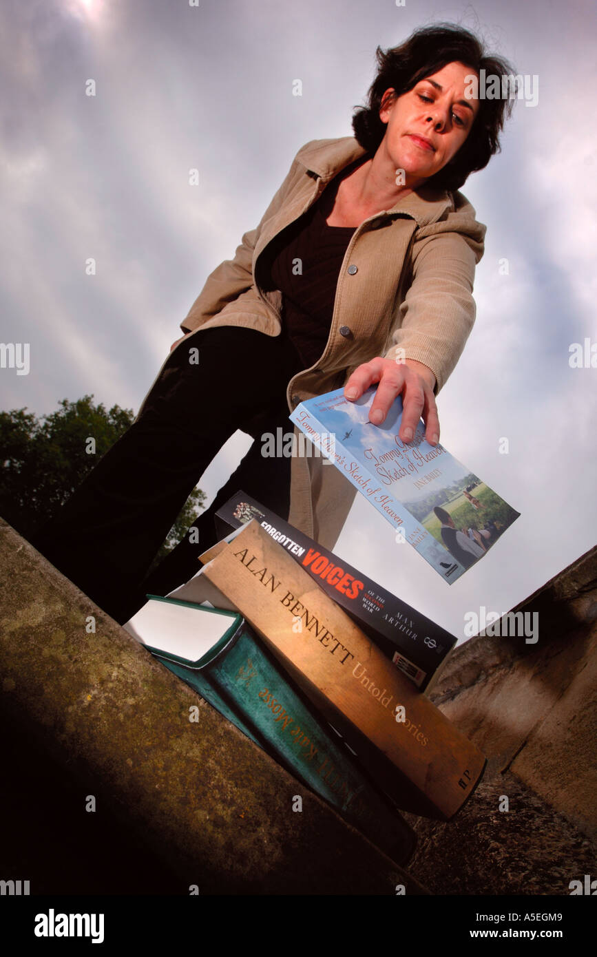 Il libro lo schema di caduta a Cheltenham festival letterario REGNO UNITO Foto Stock
