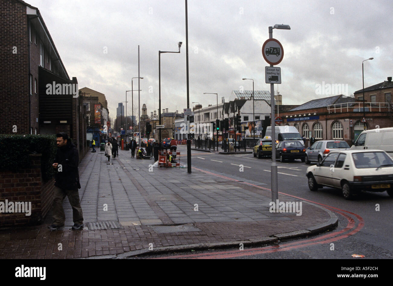 Una scena di strada in Mile End Londra Foto Stock